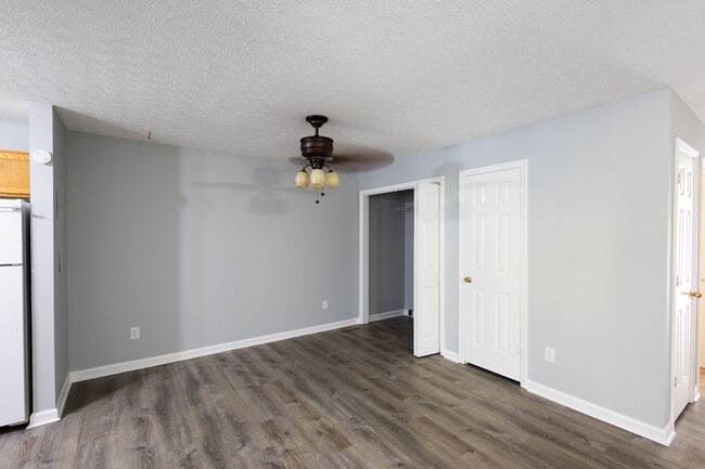 Primary Photo - 135 W 14th Ave