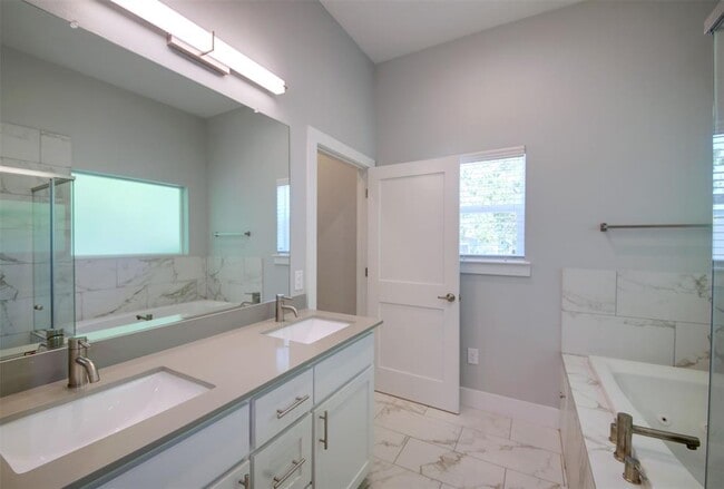 Building Photo - 7600 Carver Ave