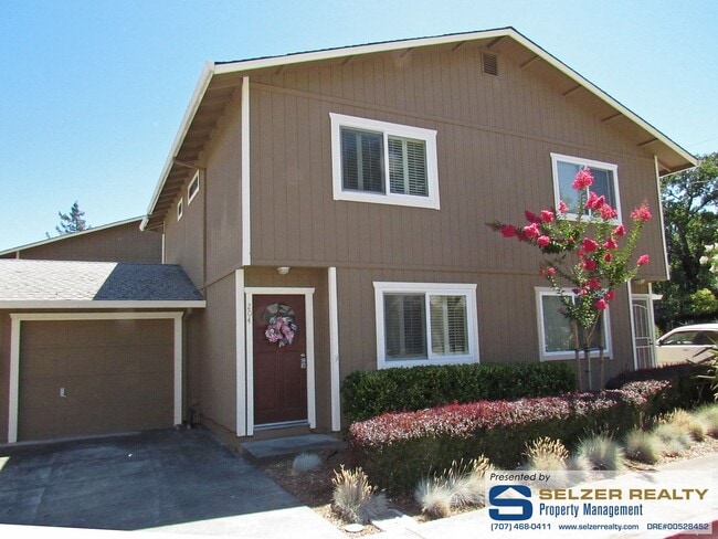 Primary Photo - Fully equipped 2 bd. townhome in a super c...