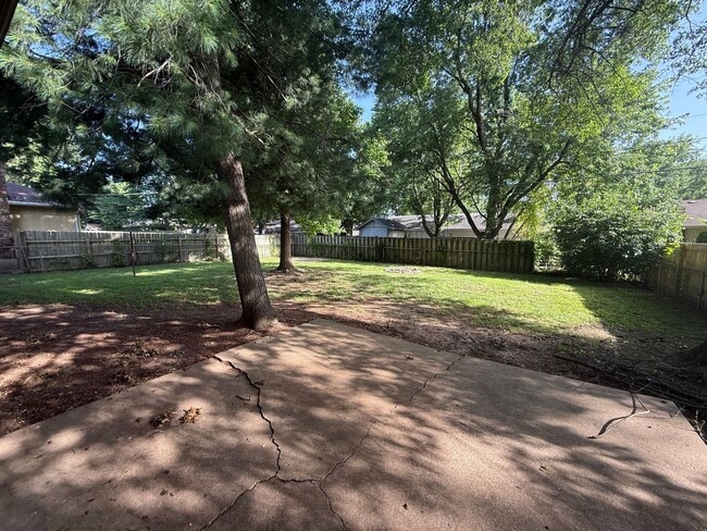 Building Photo - Location! Location! This super cute 3 bedroom 2 full bathroom 2 car garage home with a bonus Room...