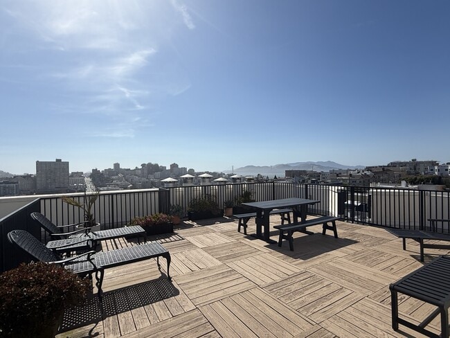 Building Photo - 1255 California St