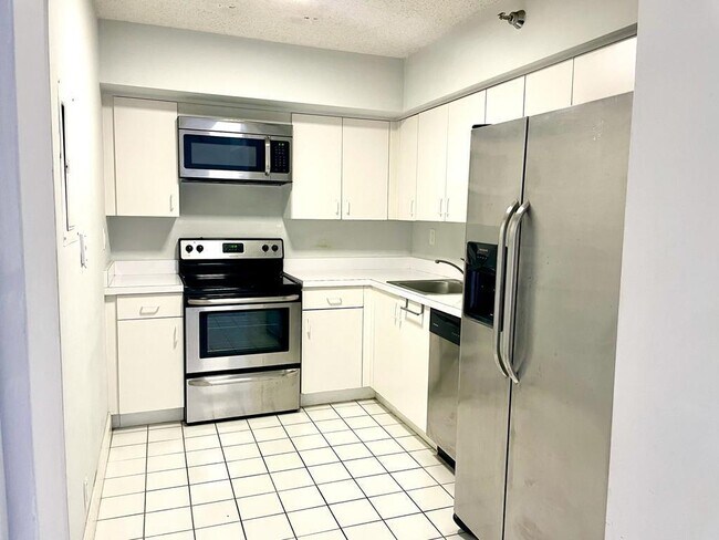 Building Photo - 3300 NE 191st St