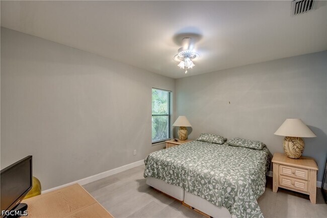 Building Photo - 15472 Admiralty Cir