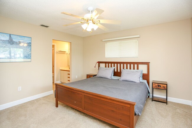 Building Photo - **ANNUAL OR SEASONAL RENTAL**