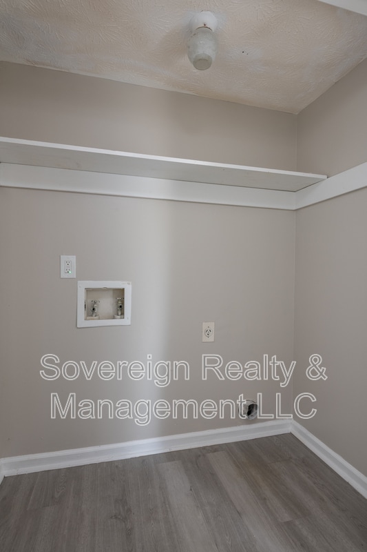 Building Photo - 580 Downing St