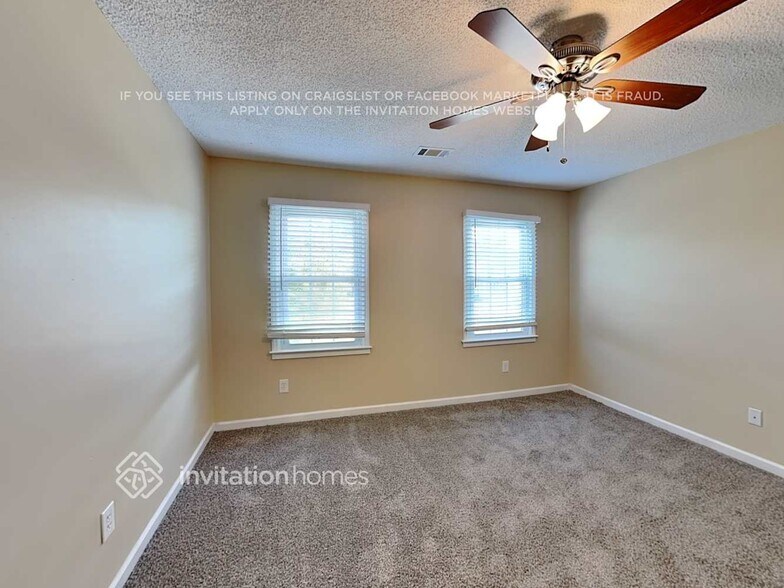 Building Photo - 2850 Carnegie Way SW