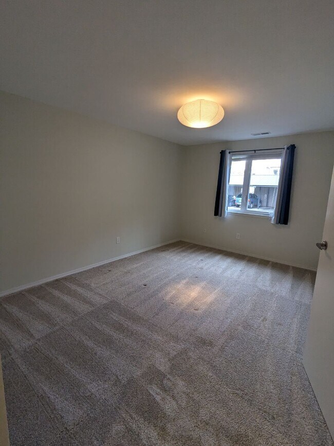 Building Photo - 12712 NE 120th St
