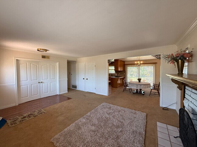 Building Photo - Centrally Located Orcutt Single Story Home