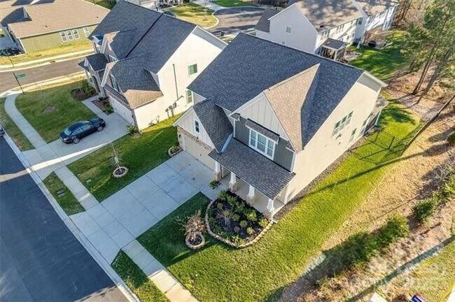 Building Photo - 6299 Artigas Dr