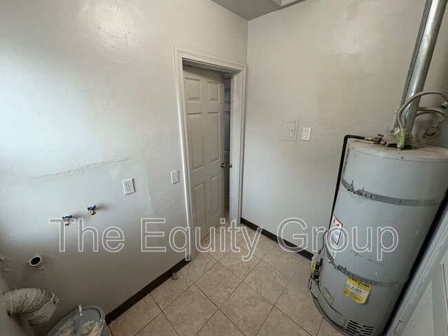 Building Photo - 311 E Grove Ave