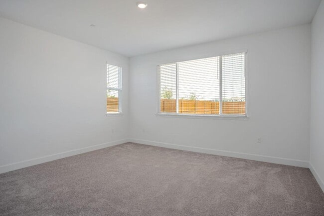 Building Photo - 2064 Baker Ct