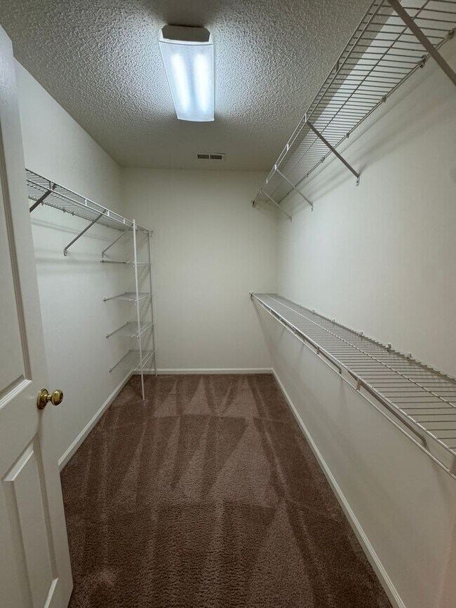 Building Photo - 132 Springwood Ln