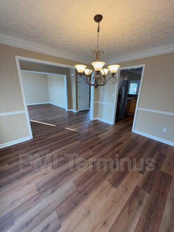 Building Photo - 6122 Farmwood Way SE