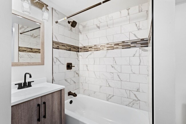 Building Photo - Stunning 4 bedroom home in Mt. Washington available January 2nd!