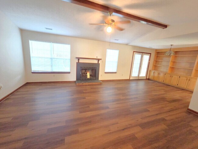 Building Photo - 10 Great Lakes Dr