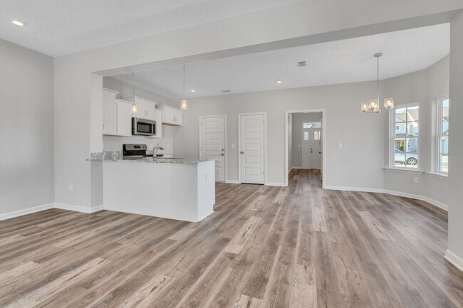 Building Photo - Beautiful NEW 3 Bed 2.5 Bath Townhome in M...