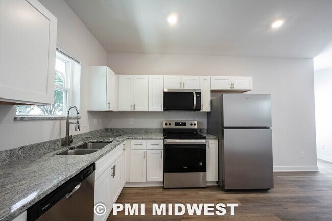 Building Photo - 1523 E Market St