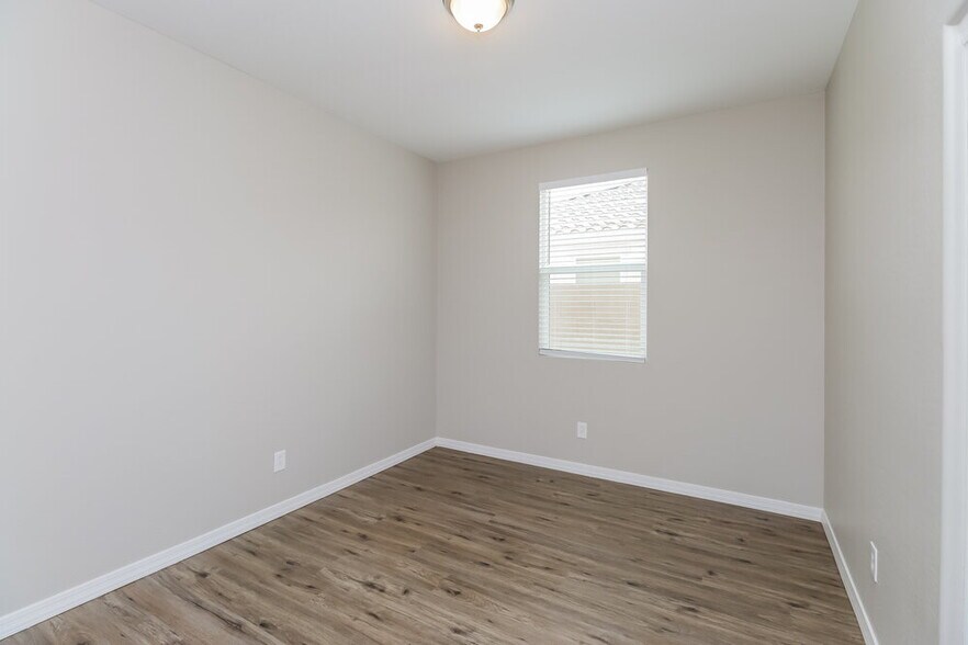 Building Photo - 22339 E Cherrywood Dr