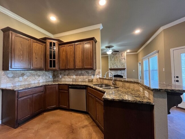 Building Photo - 3000 Silver Saddle Dr