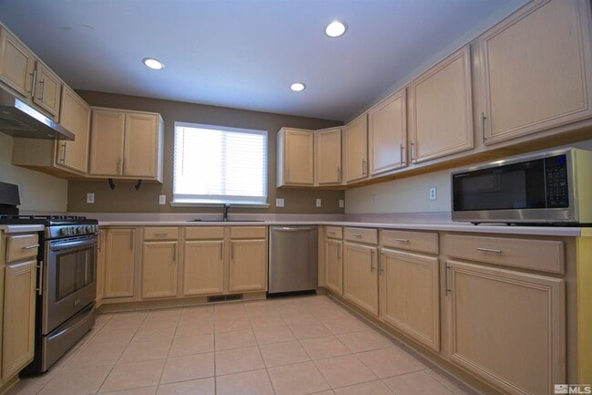 Building Photo - 3035 Bandera Ave