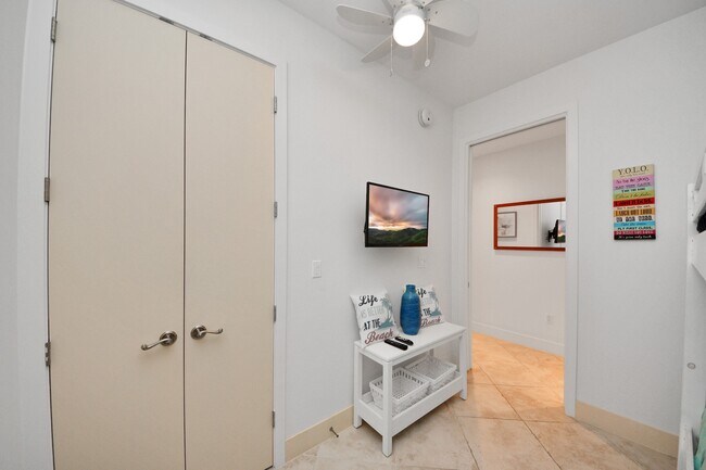 Building Photo - 10327 Termini-San Luis Pass Rd