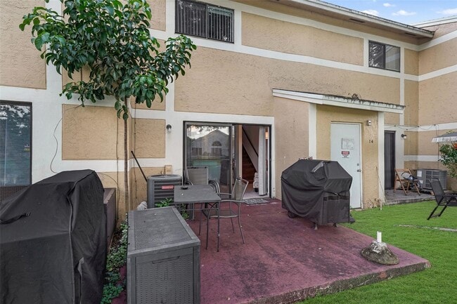 Building Photo - Beautiful Townhouse Pembroke Pines