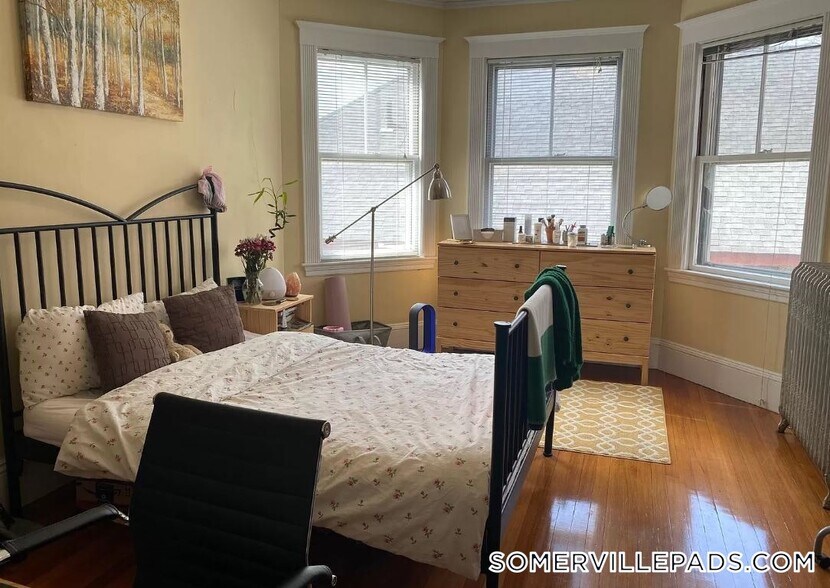 Building Photo - 79 College Ave