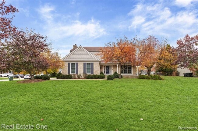 Building Photo - 1568 Grandview Dr