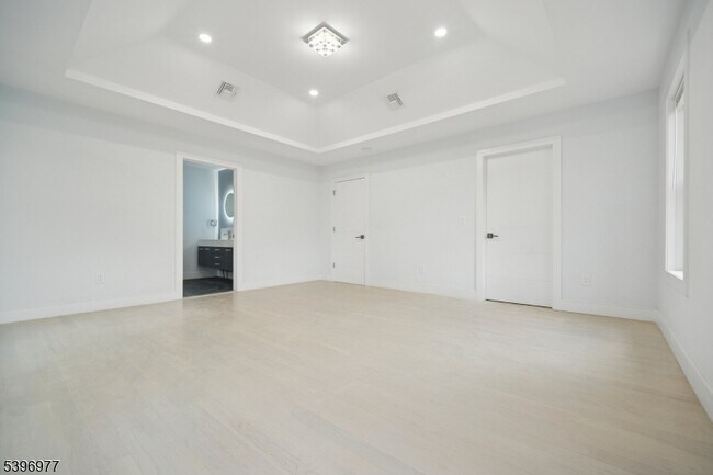 Building Photo - 134 Hillside Ave