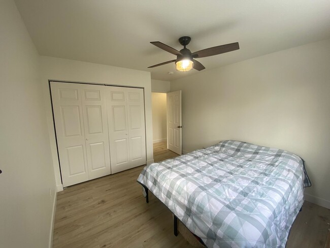 Building Photo - Well maintained 2 bed, 1.5 Bath Townhouse in West Anchorage!