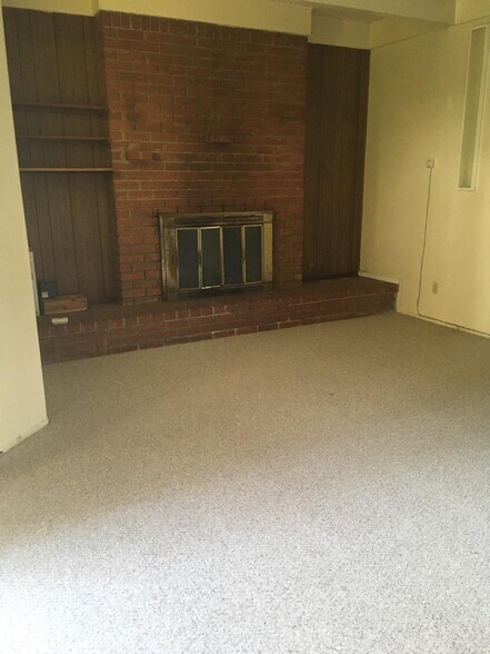 Building Photo - 322 Market St