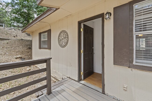 Building Photo - 110 Apache Hills Dr