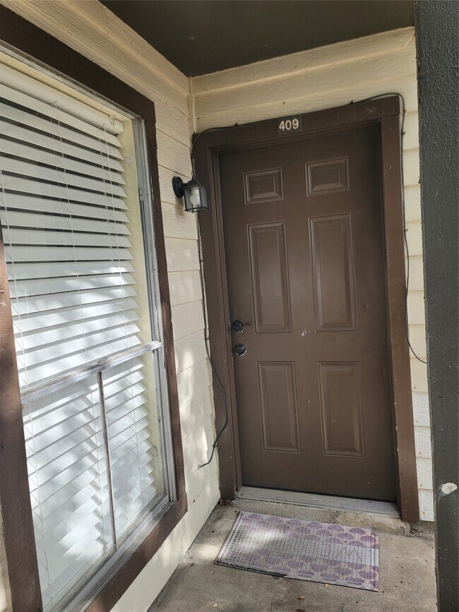 Building Photo - 12615 Brookglade Cir