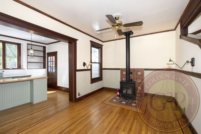 Building Photo - Potrero Hill - 3 BR, 2.5 BA House 1,388 Sq. Ft. - 3D Virtual Tour, Large Private Yard