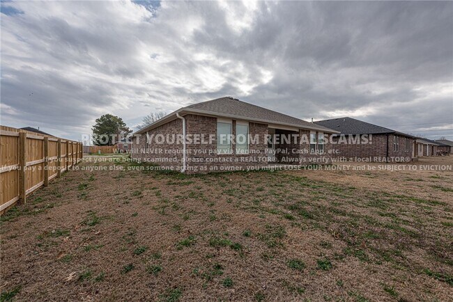 Building Photo - 712 Picard Ave