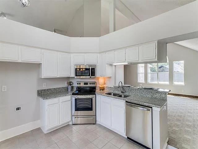 Building Photo - 2319 Foothill Rd