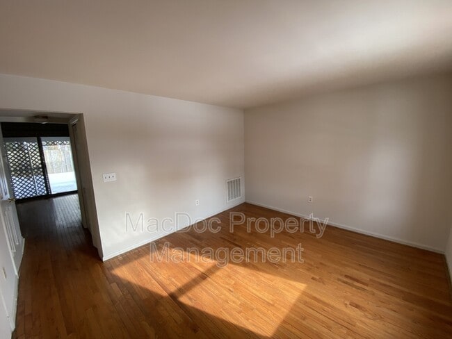 Building Photo - 212 Farrell Ln