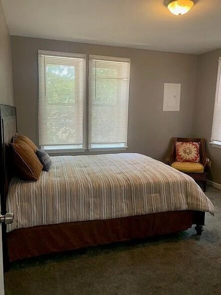 Building Photo - 701 N Madeira St