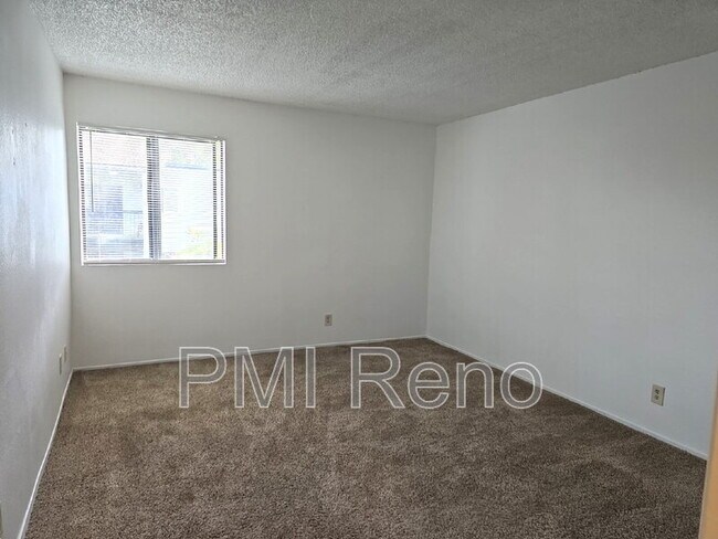 Building Photo - 2750 Plumas St