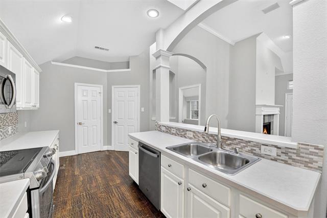 Building Photo - 8104 Springmoss Dr
