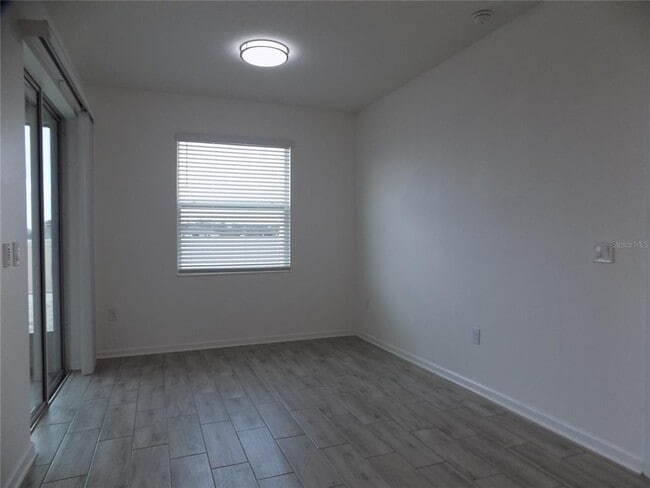 Building Photo - 1713 Chatsworth Cir