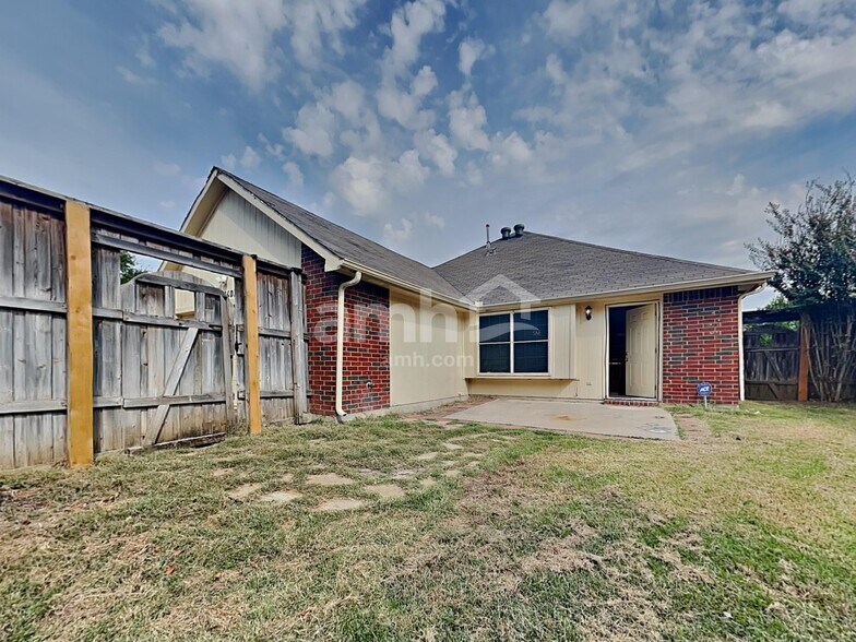 Building Photo - 11601 Wingfield Ln