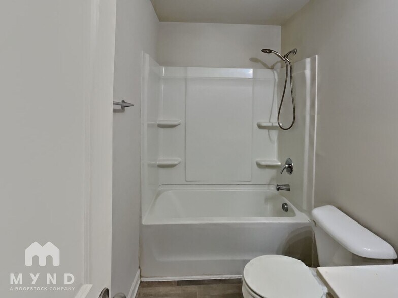 Building Photo - 344 Freeman Cir