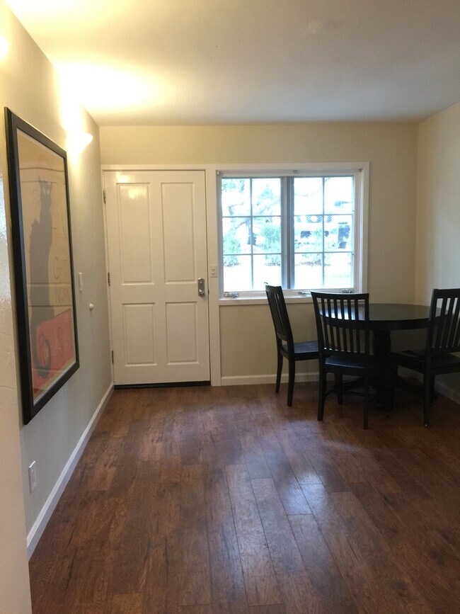 Building Photo - 3 Oaks - Ocean Ave House