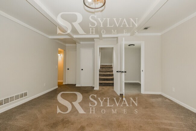 Building Photo - Immerse yourself in comfort and convenience