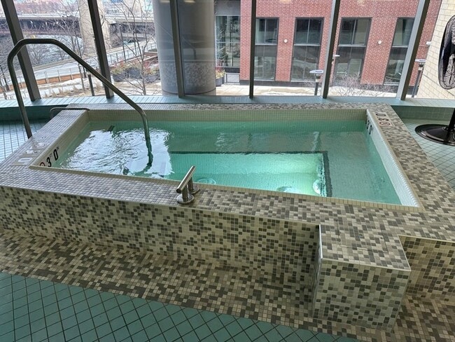 Building Photo - 420 E Waterside Dr