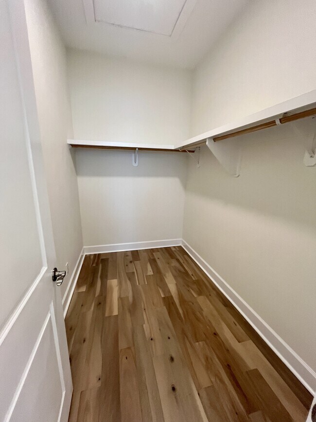 Building Photo - 821 Oak Bend Ln
