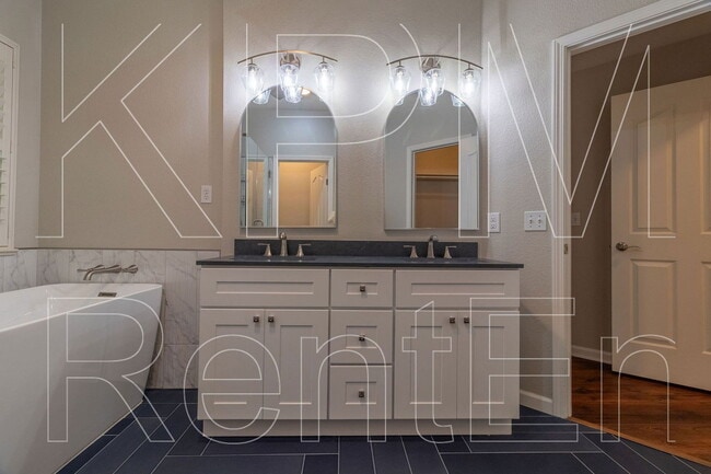 Building Photo - 10314 Creek Trail Cir