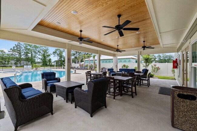 Building Photo - 587A Sunnyside Ave