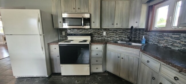 Building Photo - 3 Bedroom 3 bathroom home in Leola
